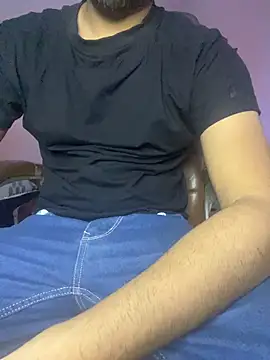 Snapshot of hotyyyyjonny chatting on 06/25/26, 03:48 hotyyyyjonny online show from 06/25/26, 03:48