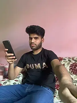 Snapshot of hotyyyyjonny chatting on 05/16/26, 04:33 hotyyyyjonny online show from 05/16/26, 04:33