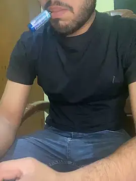 Snapshot of hotyyyyjonny chatting on 04/19/26, 05:30 hotyyyyjonny online show from 04/19/26, 05:30