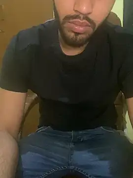 Snapshot of hotyyyyjonny chatting on 04/21/26, 04:30 hotyyyyjonny online show from 04/21/26, 04:30