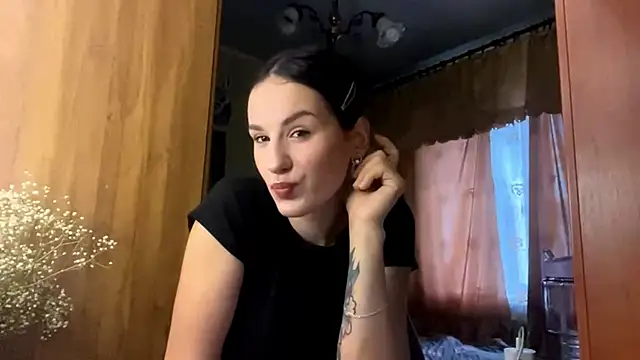 AliciaCapehart online show from 11/24/25, 06:13