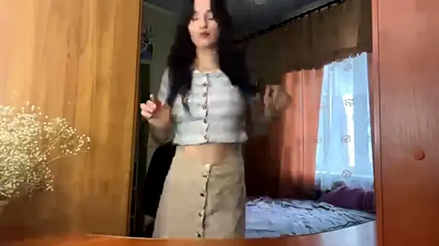 AliciaCapehart online show from 11/25/25, 07:19