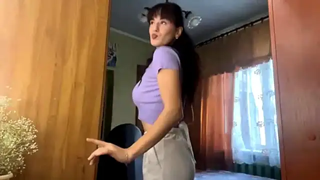 AliciaCapehart online show from 11/28/25, 07:08