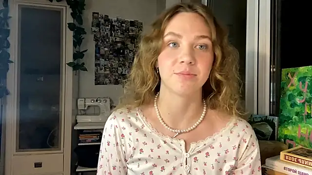 Snapshot of KiaNitchman chatting on 11/15/25, 05:06 KiaNitchman online show from 11/15/25, 05:06