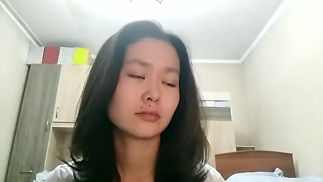 HuldaKye online show from 11/21/25, 01:32