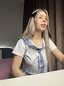 Olivia1Taylor1 online show from 11/18/25, 06:06