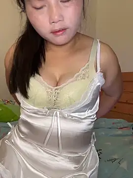 Nuomi6 online show from 11/21/25, 06:56