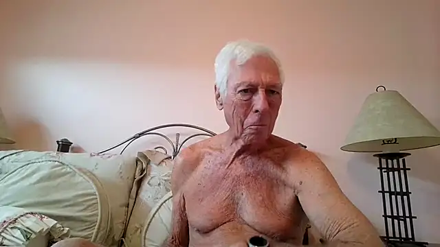 Snapshot of capttp chatting on 11/25/25, 04:18 capttp online show from 11/25/25, 04:18