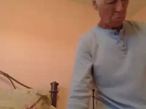 Snapshot of capttp chatting on 10/27/25, 02:40 capttp online show from 10/27/25, 02:40