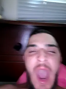 Snapshot of mohamedkarimm chatting on 11/17/25, 08:13 mohamedkarimm online show from 11/17/25, 08:13