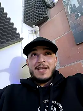 Snapshot of mohamedkarimm chatting on 11/16/25, 01:54 mohamedkarimm online show from 11/16/25, 01:54