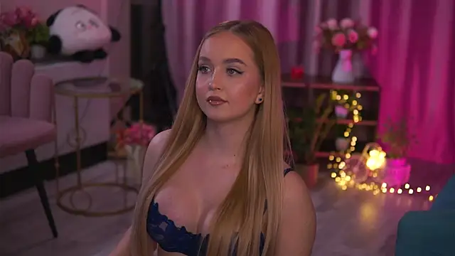 ElyssawetXX online show from 11/18/25, 07:28