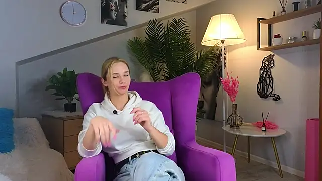 Snapshot of DellSouers chatting on 11/12/25, 01:15 DellSouers online show from 11/12/25, 01:15