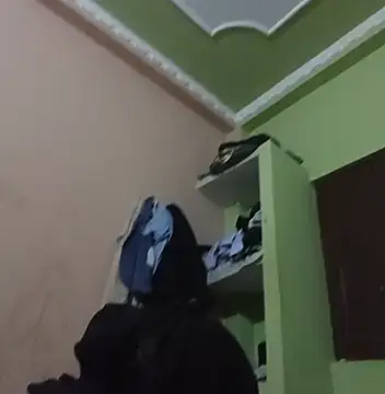 Snapshot of Yamini-X chatting on 11/12/25, 05:06 Yamini-X online show from 11/12/25, 05:06