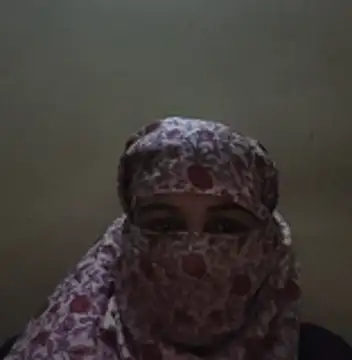 Snapshot of Yamini-X chatting on 11/14/25, 04:16 Yamini-X online show from 11/14/25, 04:16