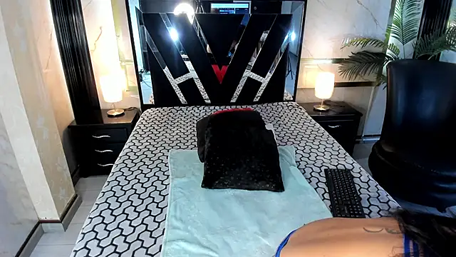 Lucy Vegas online show from 12/03/25, 02:16