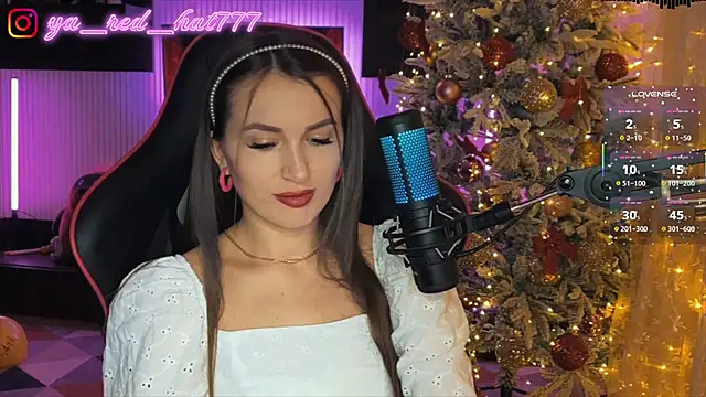 Snapshot of -RED_HAT- chatting on 01/13/26, 05:28 -RED HAT- online show from 01/13/26, 05:28