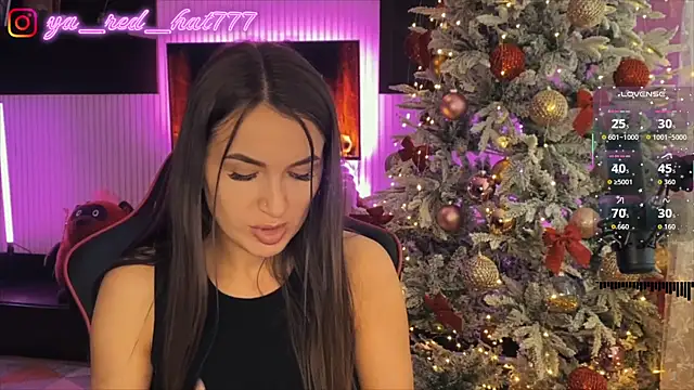 Snapshot of -RED_HAT- chatting on 12/19/25, 08:06 -RED HAT- online show from 12/19/25, 08:06