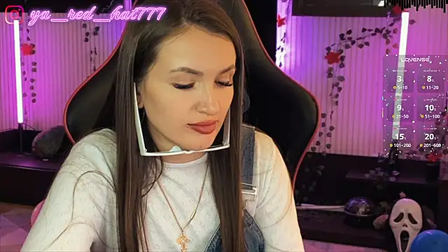 -RED HAT- online show from 04/12/26, 05:33