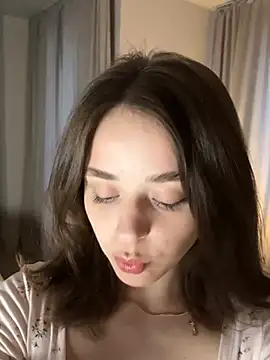 yoyogirlx online show from 05/08/26, 01:37