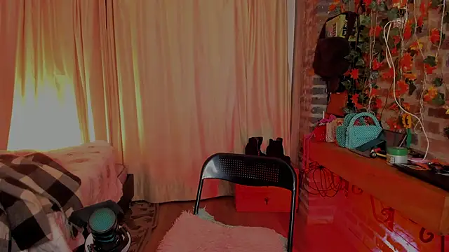 LaGoldenBitch online show from 02/25/26, 10:48