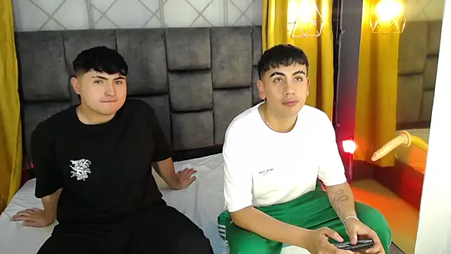 Snapshot of Alex_Beamont chatting on 11/13/25, 08:02 Alex Beamont online show from 11/13/25, 08:02