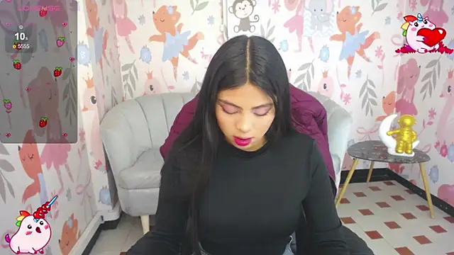 Snapshot of Little_Angelina_v chatting on 12/17/25, 08:14 Little Angelina v online show from 12/17/25, 08:14