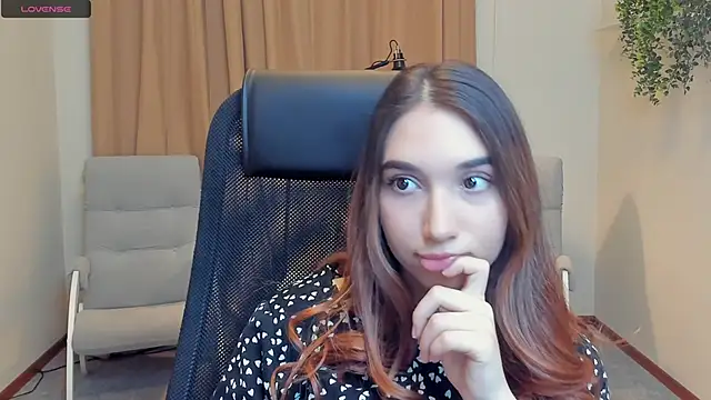 Snapshot of GlendaKindl chatting on 11/16/25, 02:44 GlendaKindl online show from 11/16/25, 02:44