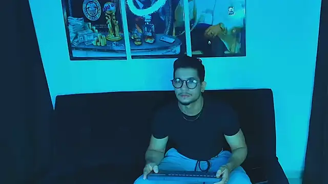 Nolan joness online show from 11/20/25, 01:23