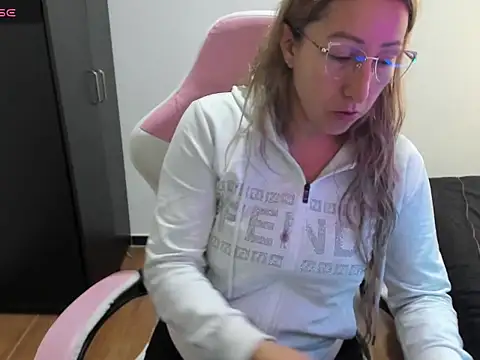 chrystal sl852 online show from 04/15/26, 01:59