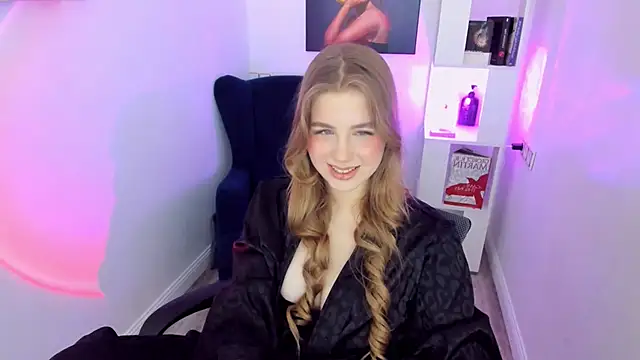 Snapshot of GoldenMirage chatting on 11/29/25, 05:29 GoldenMirage online show from 11/29/25, 05:29