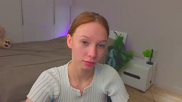 Snapshot of LilyPoetry_ chatting on 11/23/25, 11:31 LilyPoetry online show from 11/23/25, 11:31