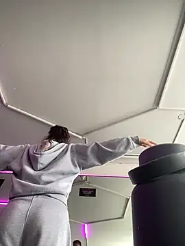 Snapshot of Dreana chatting on 01/11/26, 04:03 Dreana online show from 01/11/26, 04:03