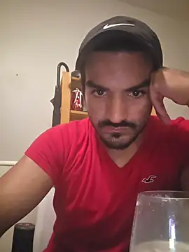 Snapshot of piggylatino chatting on 11/22/25, 12:32 piggylatino online show from 11/22/25, 12:32