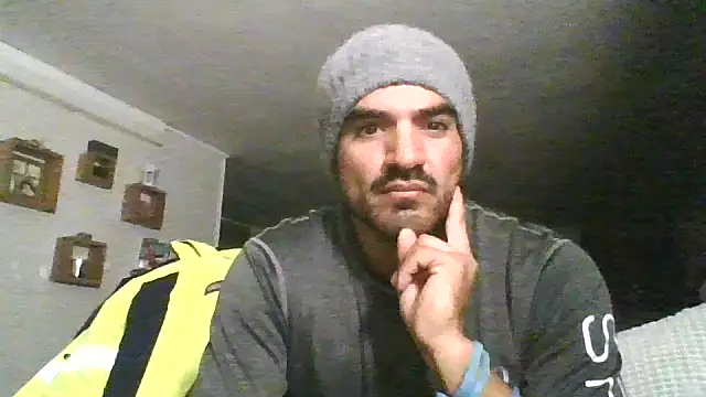 Snapshot of piggylatino chatting on 01/05/26, 10:46 piggylatino online show from 01/05/26, 10:46