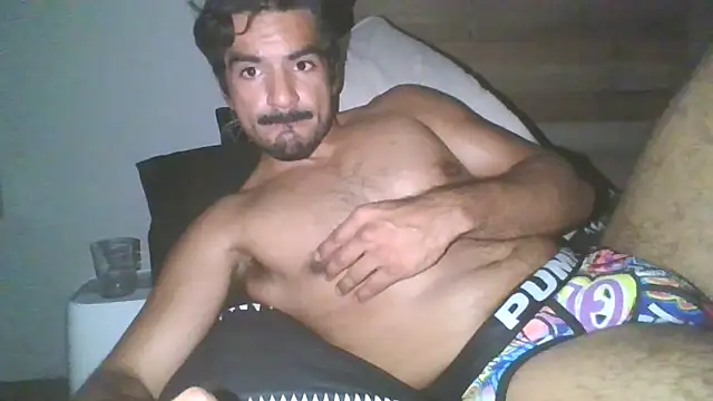 Snapshot of piggylatino chatting on 11/20/25, 10:05 piggylatino online show from 11/20/25, 10:05