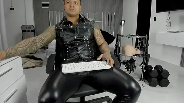 master leather online show from 06/10/26, 04:57