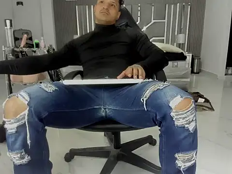 master leather online show from 06/30/26, 10:21