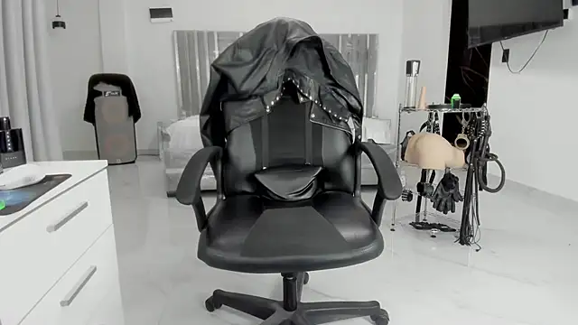 master leather online show from 05/27/26, 02:41