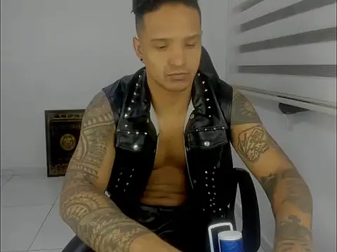 master leather online show from 03/23/26, 02:50