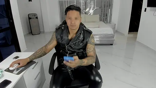 master leather online show from 04/27/26, 05:05