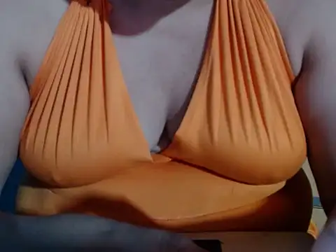 karolbb22 online show from 11/12/25, 01:26