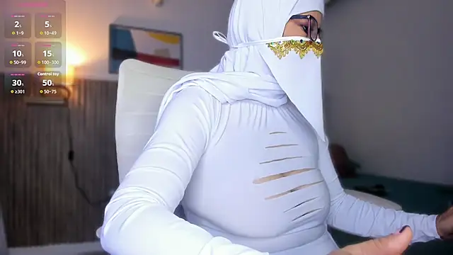 Hannaa Dolly online show from 11/12/25, 02:04