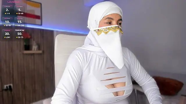 Hannaa Dolly online show from 11/30/25, 03:51