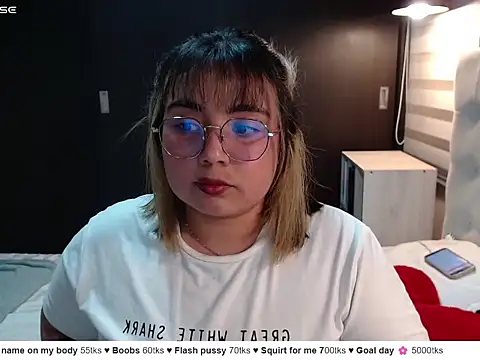 YiniBelle online show from 03/12/26, 03:45