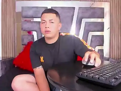 Snapshot of AlejandroRicoo chatting on 11/13/25, 03:49 AlejandroRicoo online show from 11/13/25, 03:49