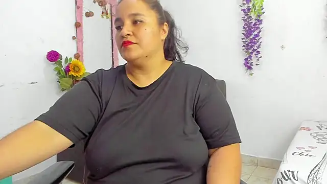 Snapshot of _1Zoey chatting on 02/15/26, 06:03 1Zoey online show from 02/15/26, 06:03