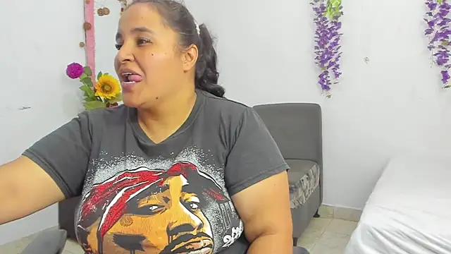 Snapshot of _1Zoey chatting on 02/20/26, 12:51 1Zoey online show from 02/20/26, 12:51