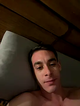 Snapshot of 18k_boss chatting on 11/12/25, 12:04 18k boss online show from 11/12/25, 12:04