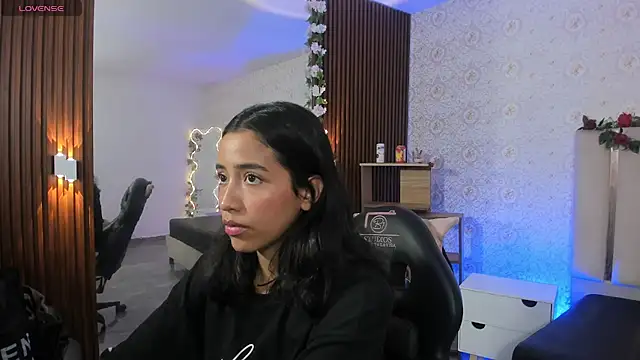 Joselyn tay online show from 04/24/26, 07:27
